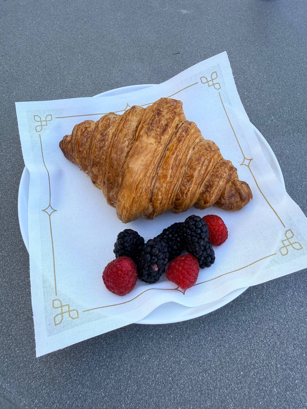 Golden Luxe Party Tear-Off Roll Napkins